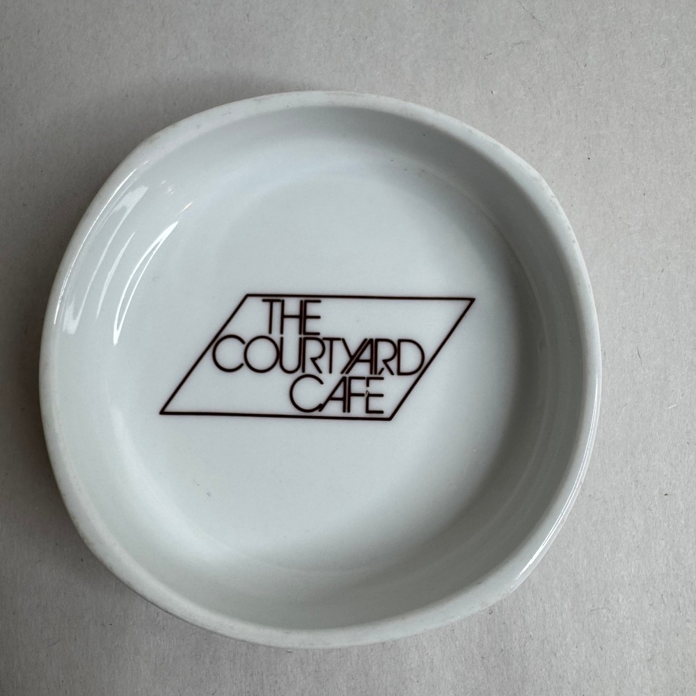 Rosenthal Studio-linie Germany The Courtyard Cafe Ashtray‎ White Porcelain Dish